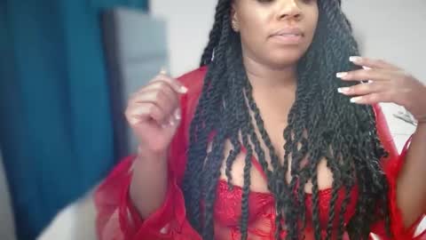 Amoya online show from 04.14.26