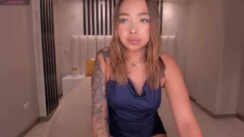 ambarowens online show from 12.15.25