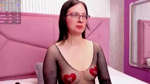 .  Amber Wood  . online show from 10.08.25