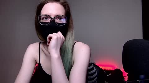 Amber non-nude model online show from 12.05.24