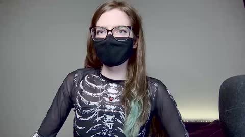 Amber non-nude model online show from 12.02.25