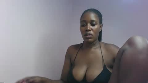 Snapshot of amber_cutie2 chatting on 02.25.26 amber_cutie2 online show from 02.25.26