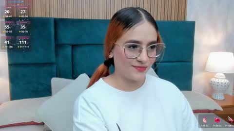 Snapshot of amber_kiss_ chatting on 10.02.25 Emily online show from 10.02.25