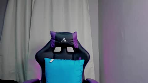 Amber Baker  online show from 03.11.25