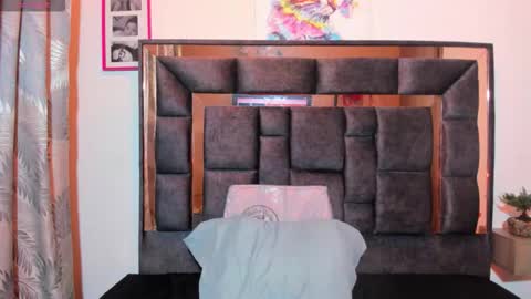 Amber  online show from 11.23.25