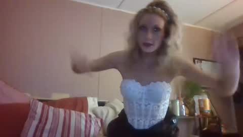 Snapshot of amberdesmond722 chatting on 01.10.25 Kaligirll online show from 01.10.25