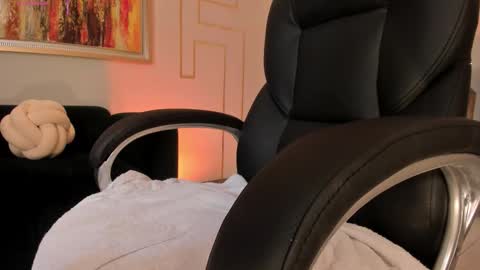 Amber  online show from 10.30.25