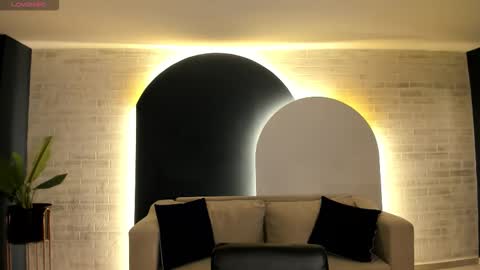 Snapshot of amberfox_1 chatting on 11.25.25 Amber Fox online show from 11.25.25