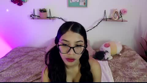 Amber Jeong online show from 01.05.25