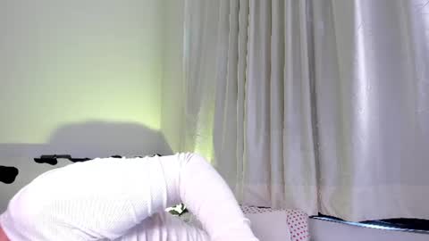 Snapshot of ambermiller04 chatting on 06.27.26 Amber online show from 06.27.26