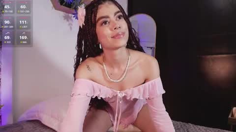 Snapshot of ambermoss_ chatting on 05.16.26 Amber online show from 05.16.26