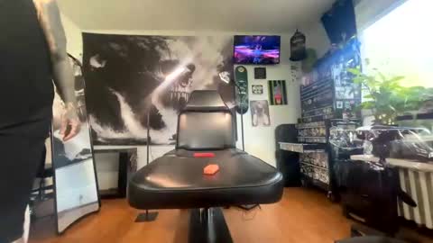 Snapshot of amberneddie chatting on 10.28.25 Amberneddie online show from 10.28.25