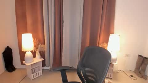 Snapshot of ambervixen69 chatting on 05.31.26 BIGCOCK AMBER online show from 05.31.26