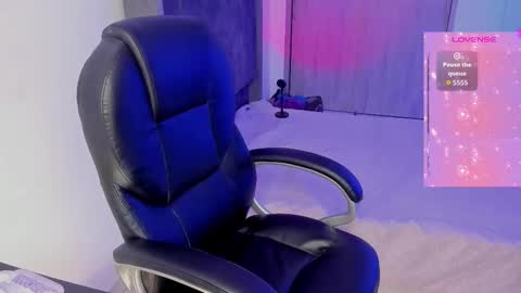 amberx_x online show from 10.19.25