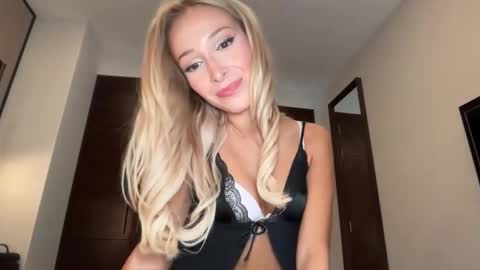 Snapshot of ambrefleur chatting on 02.21.26 Ambre online show from 02.21.26