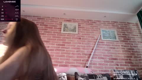 Snapshot of ambrosia_nectar chatting on 01.19.25 25 WEEK Princess Linnea online show from 01.19.25