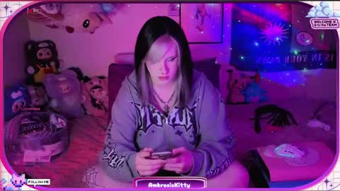 Snapshot of ambrosiakitty chatting on 05.28.26 Ambrosia online show from 05.28.26