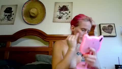 Snapshot of ambrosiascarlett chatting on 04.30.26 CumPrincess online show from 04.30.26