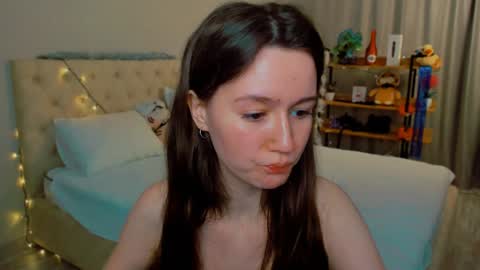 Snapshot of ameli_moon chatting on 12.20.24 Eileen online show from 12.20.24