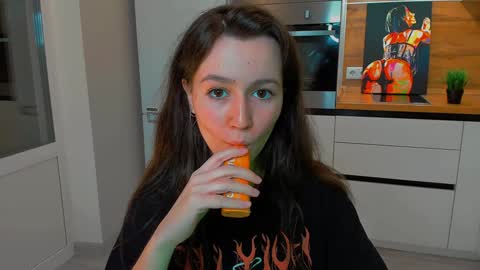 Snapshot of ameli_moon chatting on 02.01.25 Eileen online show from 02.01.25