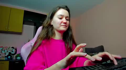 Snapshot of ameli_moon chatting on 12.01.25 Eileen online show from 12.01.25