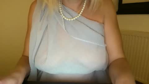 Beatrice online show from 11.26.25