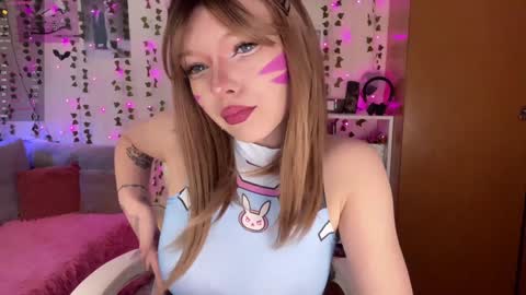 Amelia Aley  online show from 02.08.25