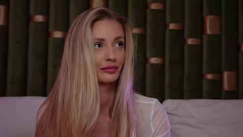 Amelia online show from 02.05.25