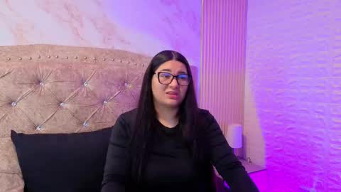 AMELIA CASTELL  online show from 03.10.26