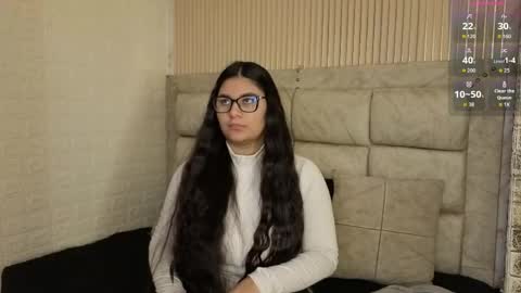 AMELIA CASTELL  online show from 04.15.26