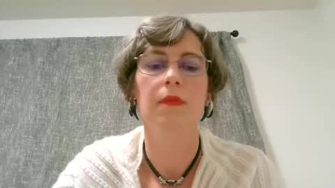 Ameliaishka online show from 10.19.25