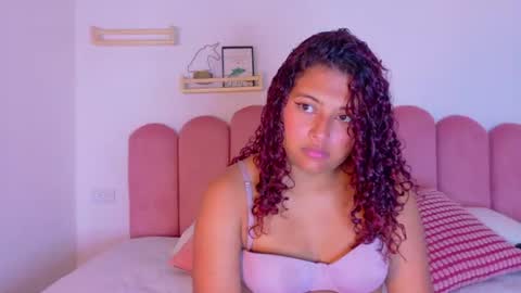 Snapshot of amelialaurent_ chatting on 07.16.26 amelialaurent_ online show from 07.16.26