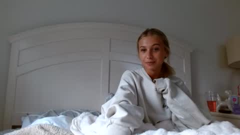 Snapshot of amelialombardi chatting on 06.11.26 Amelia Lombardi online show from 06.11.26
