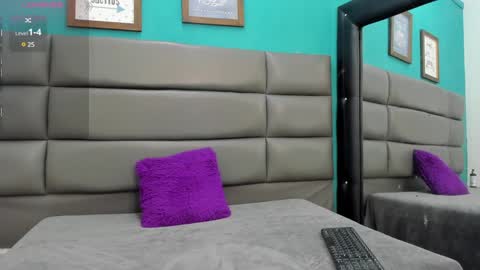 Snapshot of ameliamartinez_ chatting on 12.27.24 Amelia online show from 12.27.24