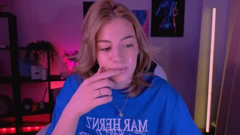 Snapshot of ameliarosaline chatting on 05.13.26 ameliarosaline online show from 05.13.26