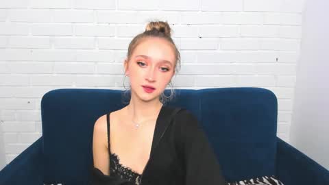 ameliawise online show from 01.04.25