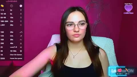 Snapshot of amelie_jackson_ chatting on 12.12.24 Amelie online show from 12.12.24