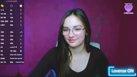 Snapshot of amelie_jackson_ chatting on 12.19.24 Amelie online show from 12.19.24