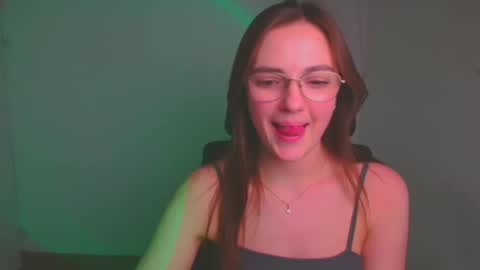 Snapshot of amelie_jackson_ chatting on 02.09.25 Amelie online show from 02.09.25