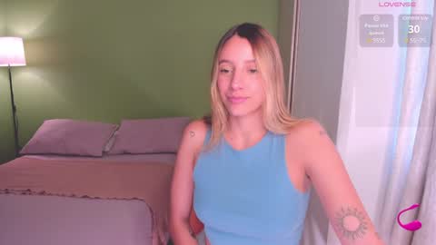 Snapshot of ameliegraham chatting on 02.03.25 Amelie Graham online show from 02.03.25