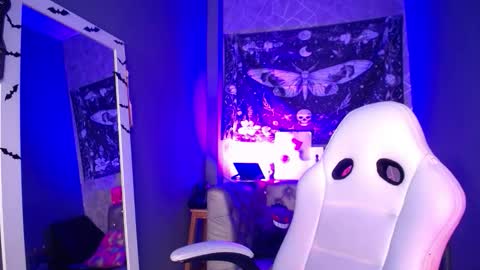 AMELIEROUS .. see you tomorrow  kisses online show from 03.19.26