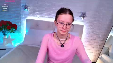 Snapshot of amelieviolet chatting on 06.09.26 Amelie online show from 06.09.26