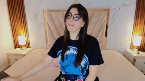 Snapshot of ameliie_saenz chatting on 06.20.26 Ameli online show from 06.20.26