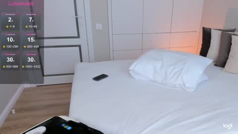 Amelina Love online show from 01.11.25