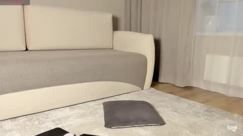 Amelina Love online show from 10.17.25