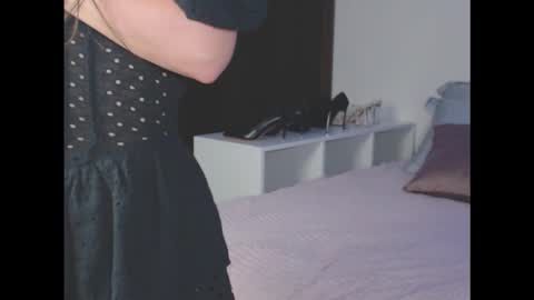 amelinamersi online show from 10.20.25