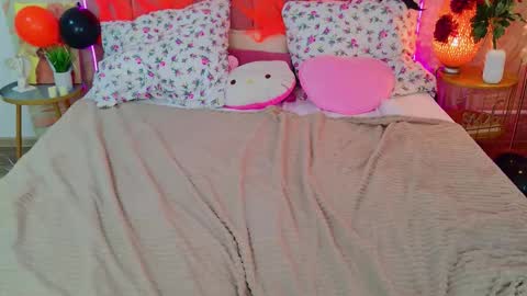 Snapshot of ameliwhitey chatting on 10.25.25 ameliwhitey online show from 10.25.25