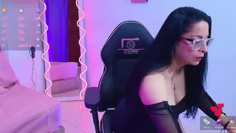 AMELY online show from 10.20.25