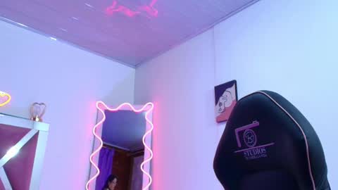 AMELY online show from 10.28.25