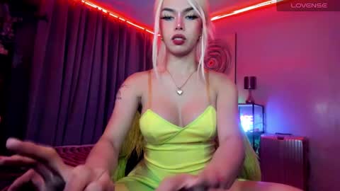 Snapshot of amethyst_ts chatting on 12.10.24 AMETHYST look at my BIO online show from 12.10.24
